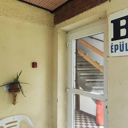 B23